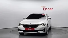 2022 BMW 5-Series 530i Luxury — фото 3