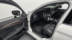 2022 BMW 5-Series 530i Luxury — фото 11