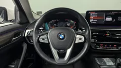 2022 BMW 5-Series 530i Luxury — фото 13