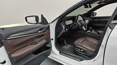 2023 BMW Gran Turismo 620d xDrive M Sport, белый — фото 10