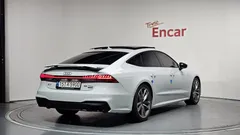 2022 Audi A7 55 TFSI Quattro Premium — фото 2