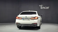 2023 BMW 5-Series 530i M Sport Package, белый — фото 4
