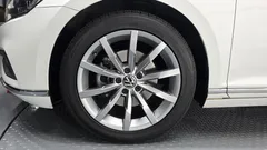 2021 Volkswagen Passat 2.0 TDI Prestige, белый — фото 5