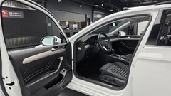 2021 Volkswagen Passat 2.0 TDI Prestige, белый — фото 10