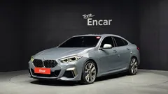 2021 BMW 2-Series M235i xDrive, светло-серебристый — фото 1