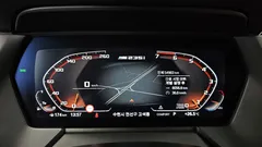 2021 BMW 2-Series M235i xDrive, светло-серебристый — фото 8