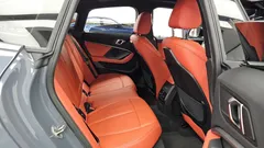 2021 BMW 2-Series M235i xDrive, светло-серебристый — фото 12