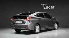 2022 Toyota Prius 1.8, серый — фото 2