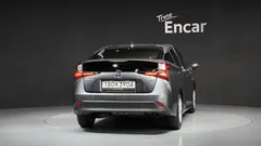2022 Toyota Prius 1.8, серый — фото 4