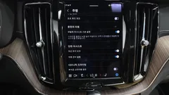 2022 Volvo XC60 B5 Inscription — фото 17