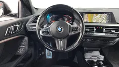 2023 BMW 1-Series 120i M Sports, белый — фото 13