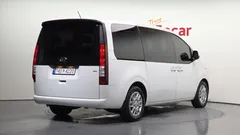 2022 Hyundai Staria 4WD Tourer 11-Seater — фото 2