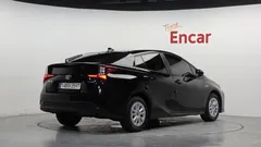 2021 Toyota Prius 1.8, чёрный — фото 2