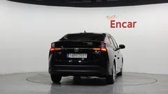 2021 Toyota Prius 1.8, чёрный — фото 4