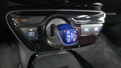 2021 Toyota Prius 1.8, чёрный — фото 9