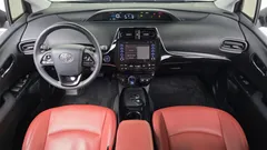 2021 Toyota Prius 1.8, чёрный — фото 14