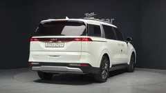 2023 Kia Carnival Diesel 9-Seater Prestige — фото 2