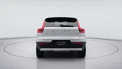 2023 Volvo XC40 B4 Ultimate Bright, белый — фото 5