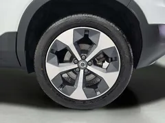 2023 Volvo XC40 B4 Ultimate Bright, белый — фото 19