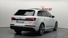 2022 Audi Q7 55 TFSI Quattro Premium, белый — фото 2