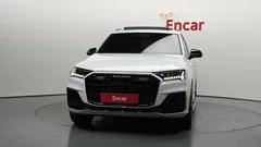 2022 Audi Q7 55 TFSI Quattro Premium, белый — фото 3