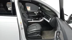 2022 Audi Q7 55 TFSI Quattro Premium, белый — фото 11