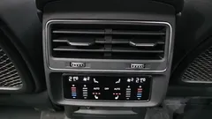 2022 Audi Q7 55 TFSI Quattro Premium, белый — фото 19