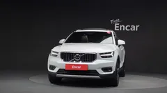 2022 Volvo XC40 B4 Inscription, белый — фото 3