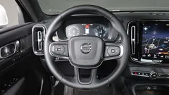 2022 Volvo XC40 B4 Inscription, белый — фото 13