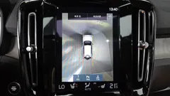 2022 Volvo XC40 B4 Inscription, белый — фото 16