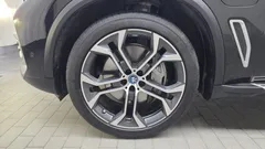 2022 BMW X5 xDrive 45e xLine, чёрный — фото 5