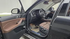 2022 BMW X5 xDrive 45e xLine, чёрный — фото 10