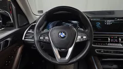 2022 BMW X5 xDrive 45e xLine, чёрный — фото 14