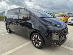 2024 Hyundai Staria Lounge 9-Seater — фото 5