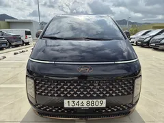 2024 Hyundai Staria Lounge 9-Seater — фото 6