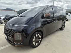 2024 Hyundai Staria Lounge 9-Seater — фото 13