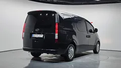 2023 Hyundai Staria Cargo 3-Seater, чёрный — фото 2