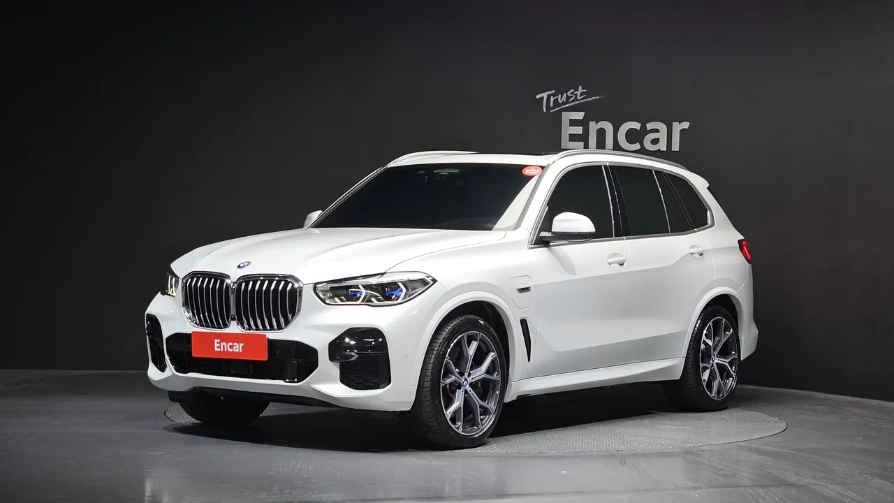 2022 BMW X5 xDrive 45e M Sport