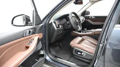 2022 BMW X5 xDrive 30d xLine, серо-серебристый — фото 15