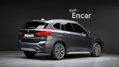 2022 BMW X1 xDrive 20i xLine, серый — фото 2