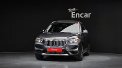 2022 BMW X1 xDrive 20i xLine, серый — фото 3