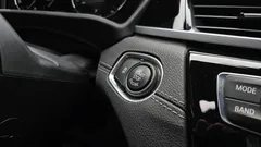 2022 BMW X1 xDrive 20i xLine, серый — фото 17