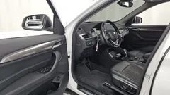 2021 BMW X1 xDrive 18d xLine, белый — фото 10