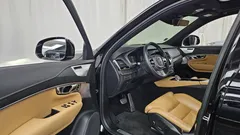 2022 Volvo XC90 T8 Ultimate Bright Hybrid, чёрный — фото 10