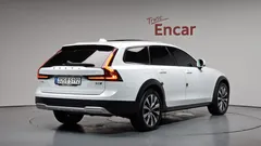 2021 Volvo V90 B5 Pro AWD, белый — фото 2