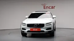 2021 Volvo V90 B5 Pro AWD, белый — фото 3