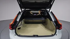 2021 Volvo V90 B5 Pro AWD, белый — фото 20