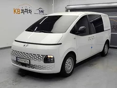 2022 Hyundai Staria Cargo 5-Seater — фото 1
