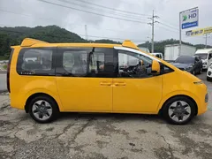 2022 Hyundai Staria L3.5 Kinder Safety Car — фото 3