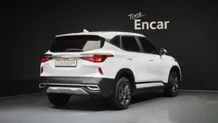 2022 Kia Seltos Gasoline 1.6 Turbo 2WD, белый — фото 2